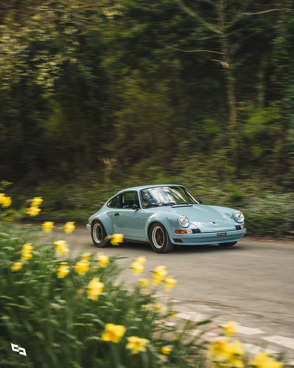 collectingcars_'s tweet photo. This Porsche 911 is an involving and highly acclaimed air-cooled sports car, treated to a ‘backdate’-style overhaul and rebuild.

📍LIVE NOW - Newbury, Berkshire, United Kingdom

🔗Find out more: https://t.co/bVtNFwC8kZ

#CollectingCars #Porsche #911 #Restomod #Backdate #Flat6 https://t.co/5MLpg2Vf3t