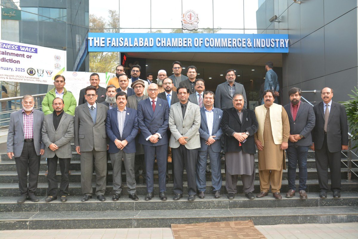 youngfsd's tweet photo. Attended an insightful session with H.E. Ahmad Farooq, Ambassador of Pakistan to KSA, organized by FCCI under the leadership of President Rehan Bhai.
Valuable discussions on strengthening trade ties and exploring new business opportunities.
#FCCI #TradeRelations #BusinessGrowth https://t.co/deDcFWosSC