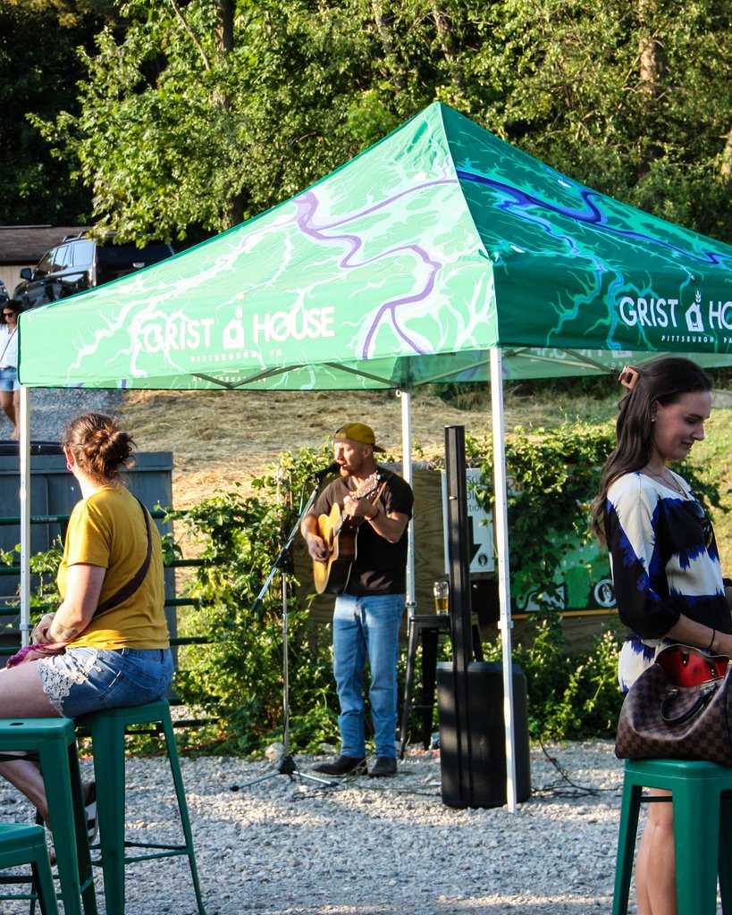 IT IS A BEAUTIFUL DAY FOR SOME LIVE MUSIC! ☀️

The sun is shining, the beer is flowing, and we've got @zachyrock out at The Beer Crib from 7 - 9 pm! 

Hope to see ya soon! 🍺