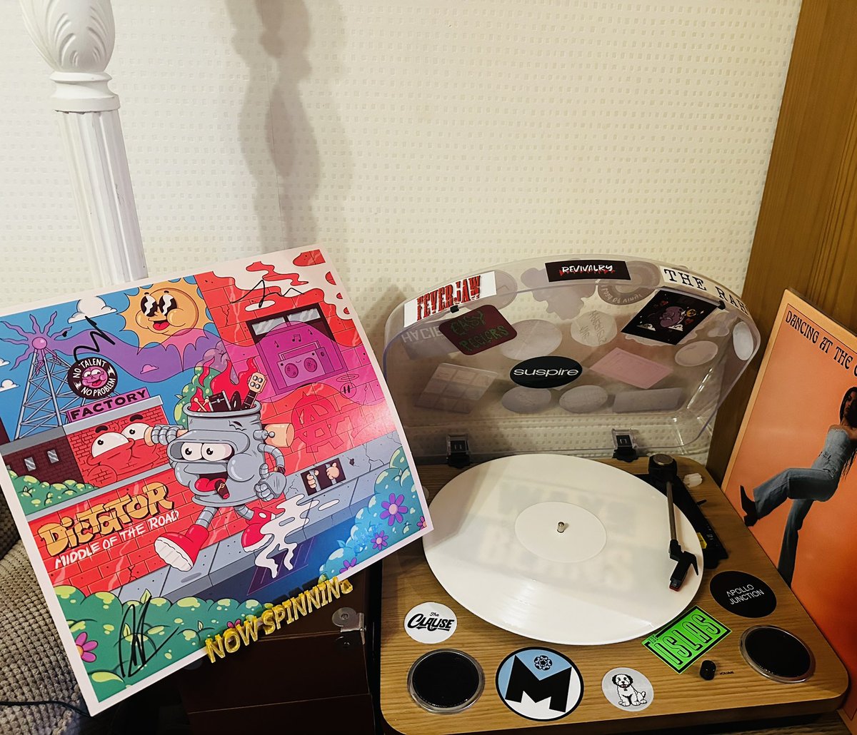 My neighbour kindly popped this around for me earlier 😀

Rather be watching <a href="/Dictator_Band/">Dictator</a> live tonight but listening to this will just have to suffice 😀

Have a top night lads and of course <a href="/SILVIsounds/">SILVI</a> in support 💜🎶