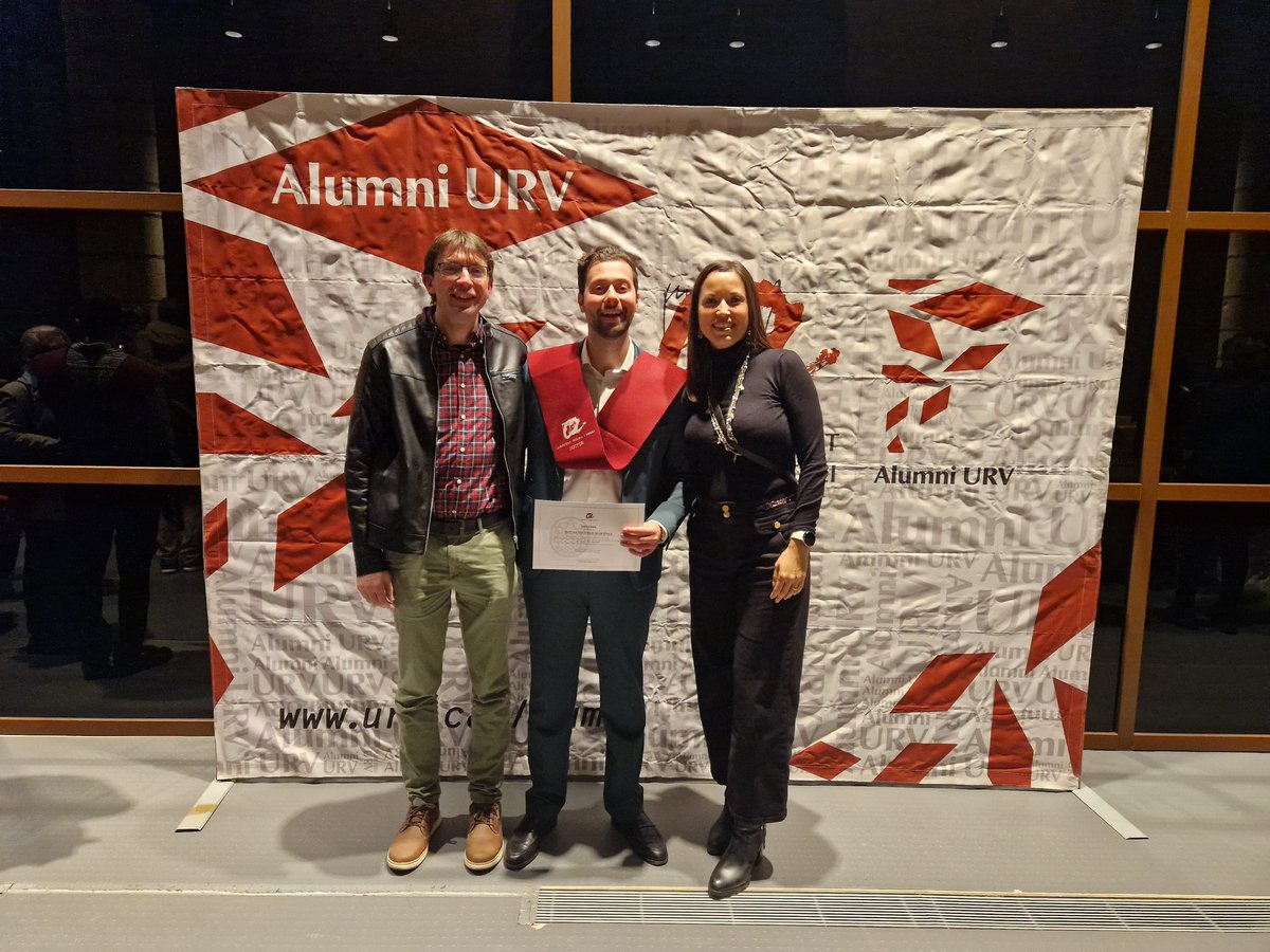 Congrats to <a href="/IvanEscobar96/">Ivan Escobar</a> , who did his PhD with us, for his graduation 🎓