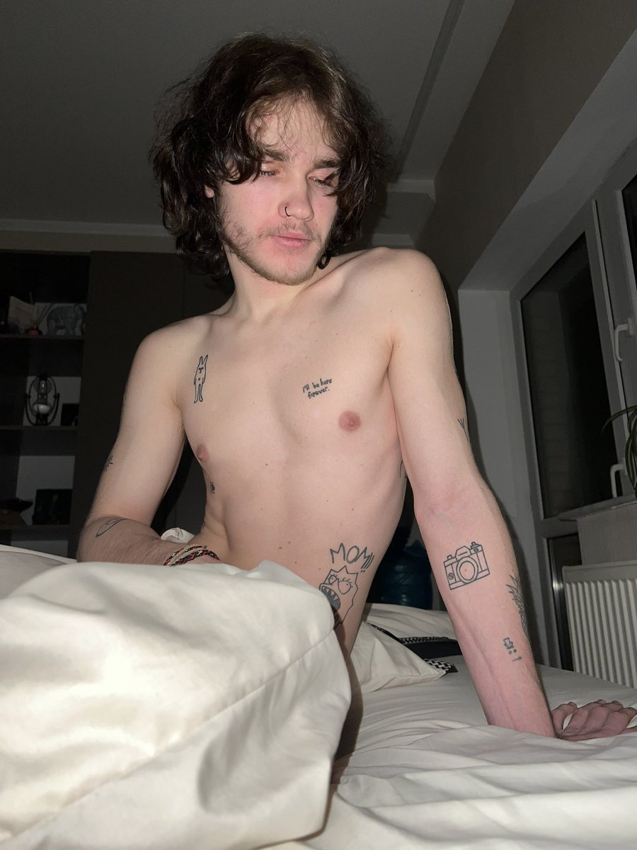 FilimonoffHuh's tweet photo. I can’t fall asleep. Will you keep me company? 🫣💫
More in my bio🔞💦

#gayboy #gaycontent #erotica https://t.co/A44KUYQHee