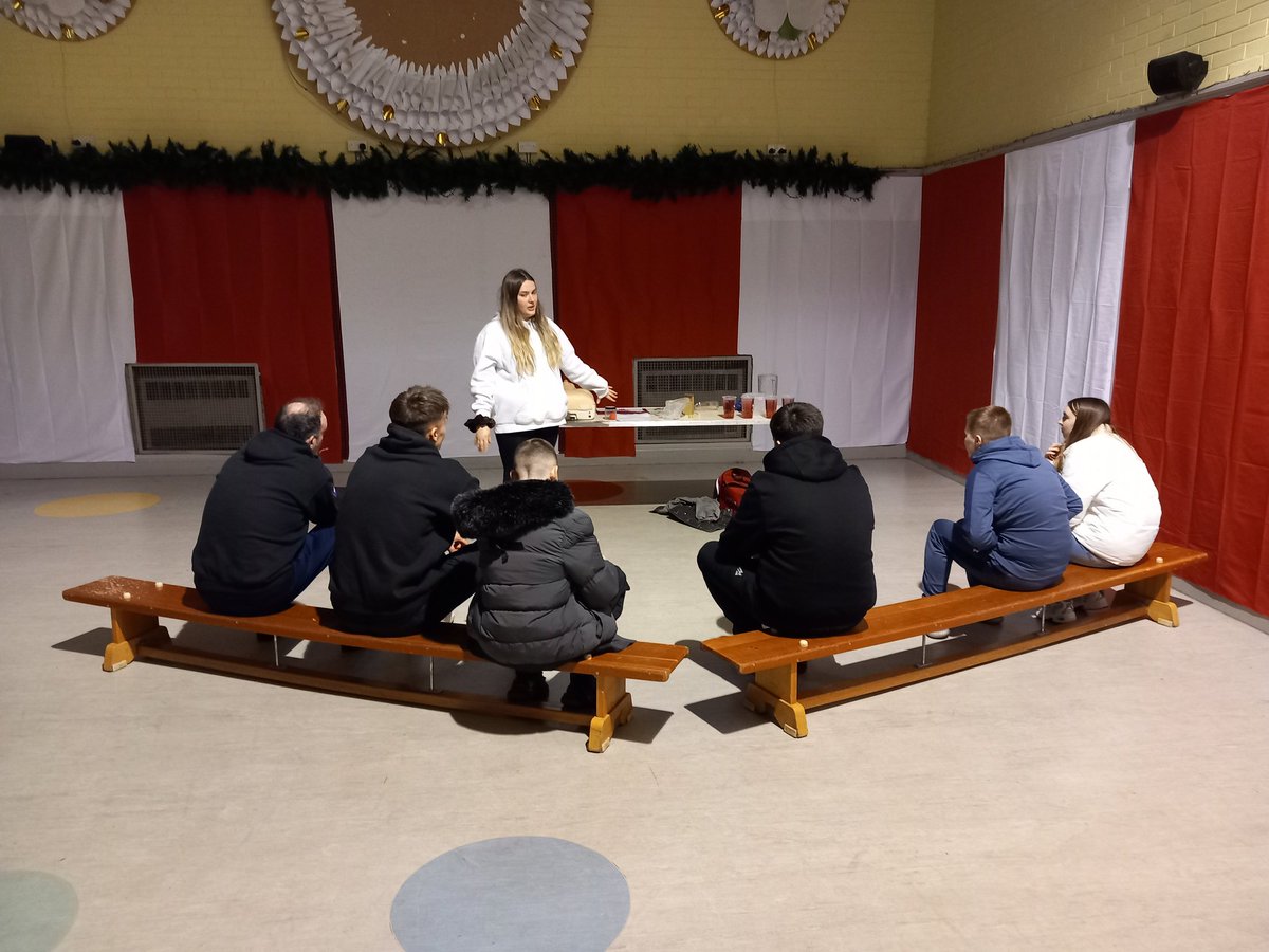 <a href="/SSF_Futures/">SSF</a> Chance:2:Be East End had Evie from <a href="/StreetDoctors/">StreetDoctors</a> delivering workshops on bleeding and being knocked out. Plenty of questions and engagement from the troops and plenty of learning taking place #TransformingYoungLivesThroughSport