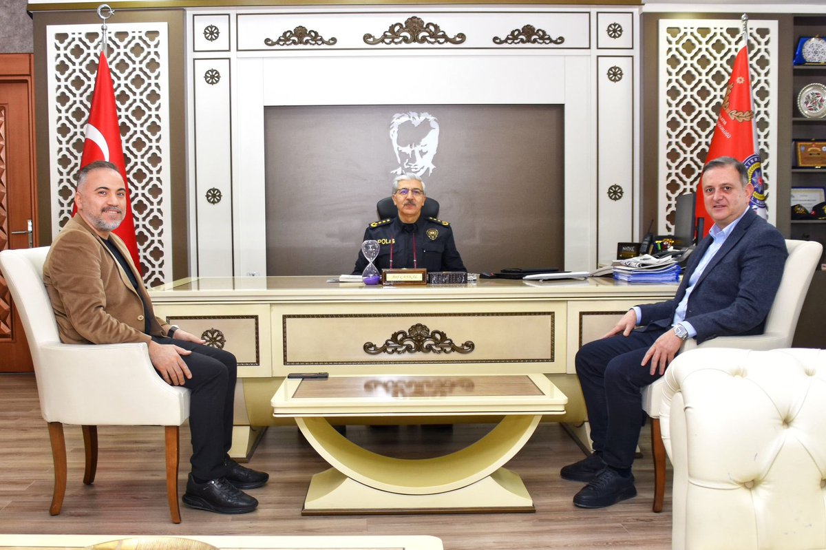 📍Malatya İl Emniyet Müdürlüğü 
 
İl Emniyet Müdürümüz Sn. Arif ÇANKAL’ı makamında ziyaret ettik.

İlgi ve alakalarından dolayı Sayın Müdürümüze teşekkür ediyorum.
<a href="/malatyaemniyet/">Malatya Emniyet Müdürlüğü 🇹🇷</a>