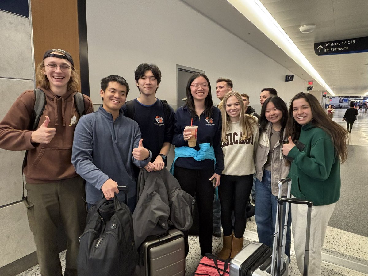 7lakesNHS's tweet photo. Heading to Chicago with these awesome student leaders to learn and grow 💙🧡 #weare7lakes @katyisd @NatHonorSociety @NASSP @7LSpartanNation https://t.co/DJSRSh2K1D