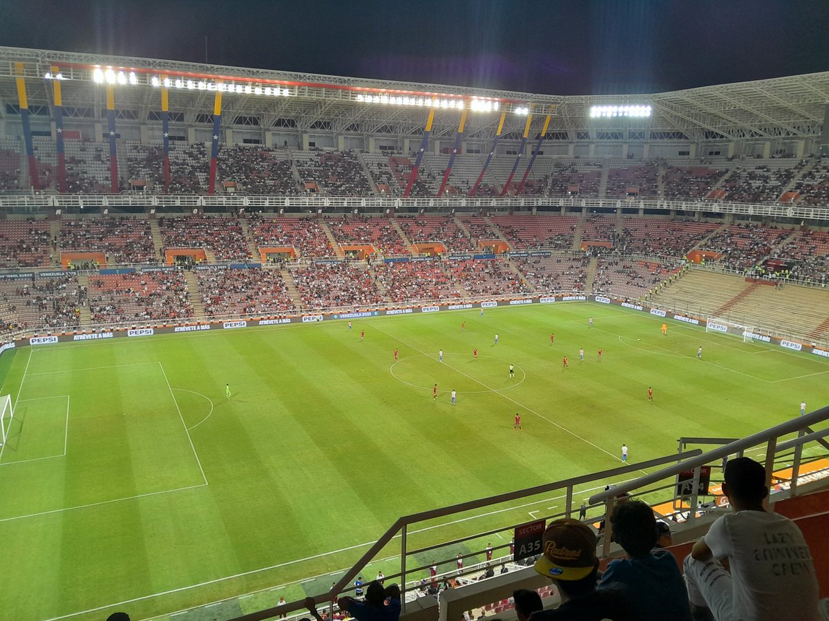 leonmaster_'s tweet photo. Buen espectáculo  ayer en el Metropolitano de Cabudare.   Sigamos adelante con la VINOTINTO  🇻🇪 #VinotintoSub20 https://t.co/7P7WtShp9k