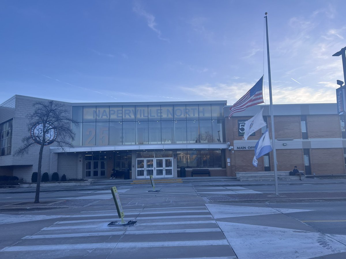 I was able to cap off my day 3 visiting the crosstown rivals! I enjoy talking with Coach Drendel at Naperville North, and bumping into some future Panthers!