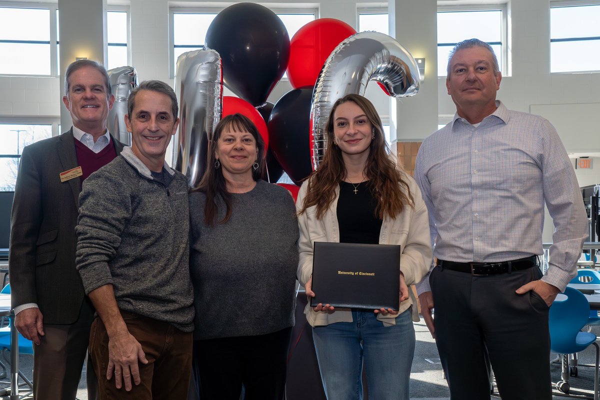 ucclermont's tweet photo. How about starting your day with an acceptance letter and scholarship? ๐ That's how Decision Day started for two future Bearcats, Braelyn and Lily! ๐พ
Welcome to the UC Clermont family, we can't wait to see you on campus this fall. #UClermont #DecisionDay #BearcatsBound https://t.co/bSgF0k78RT