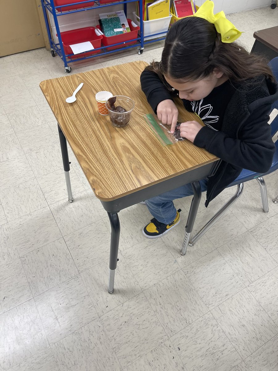 melissa cruz (@melissacruz2017) on Twitter photo Final lesson for my soil scientists-soil cups they can eat! <a href="/PeralesESchool/">Perales STEAM Elementary School</a> Final lesson for my soil scientists-soil cups they can eat! <a href="/PeralesESchool/">Perales STEAM Elementary School</a>