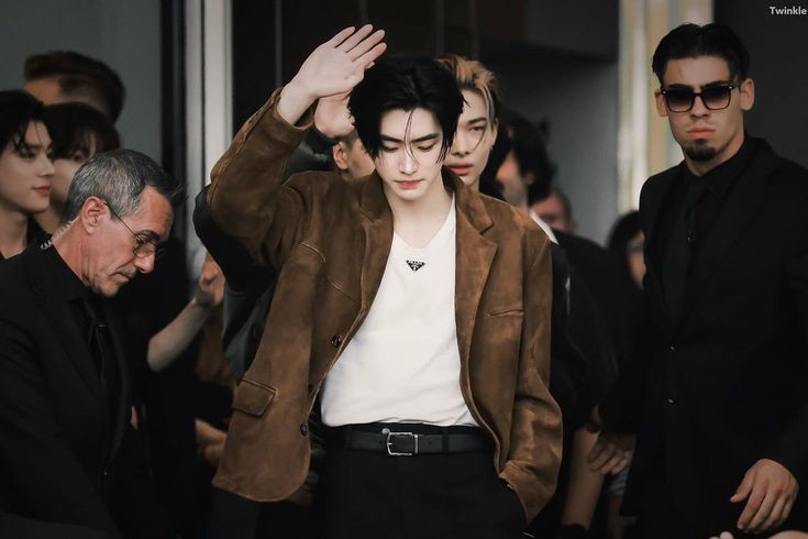 H00NICEU's tweet photo. this genre of sunghoon #sunghoonforthepresident https://t.co/hVZqzDvlBe