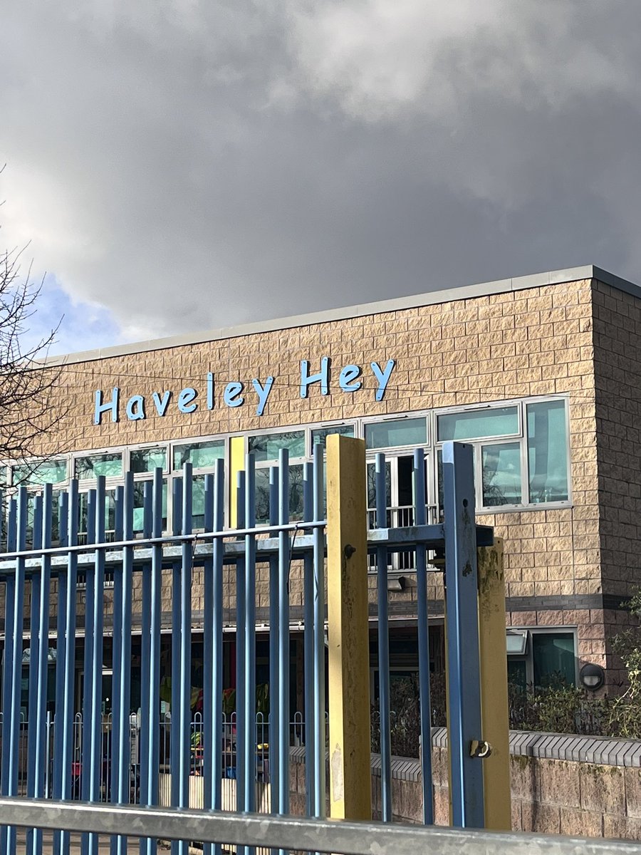 MiniFirstAidMan's tweet photo. Today we have been at @HaveleyHey delivering our Early Years Firstaid classes to their wonderful Nursery classes. https://t.co/xp9VHhjRDW