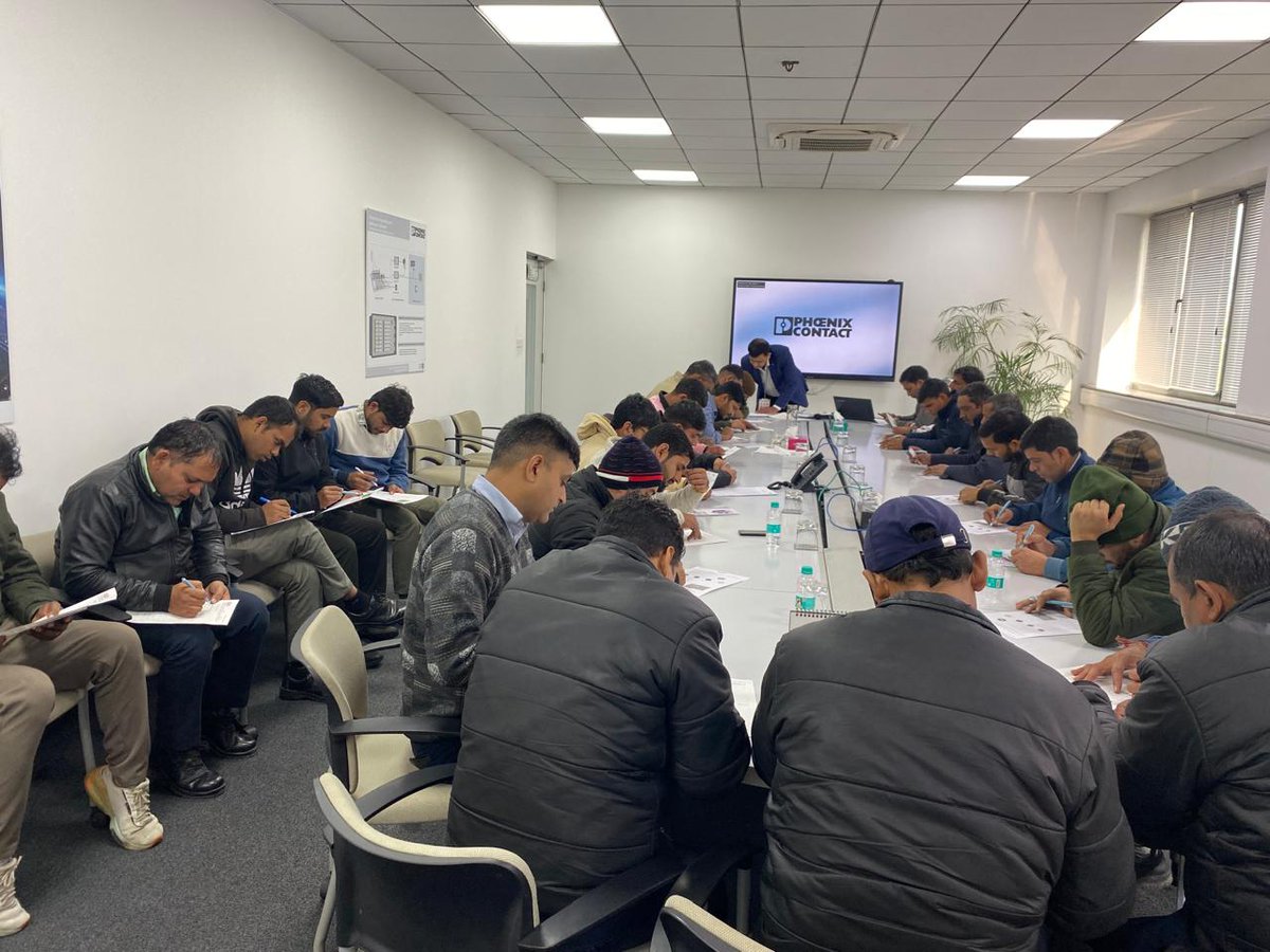 IRTEsocial's tweet image. IRTE recently conducted a driver training workshop promoting road safety excellence through Defensive Driving for Phoenix Contact (India) Pvt  Ltd.  

#phoenix #defensivedriving #drivertraining #roadsafetytraining #safedriving #saferoads