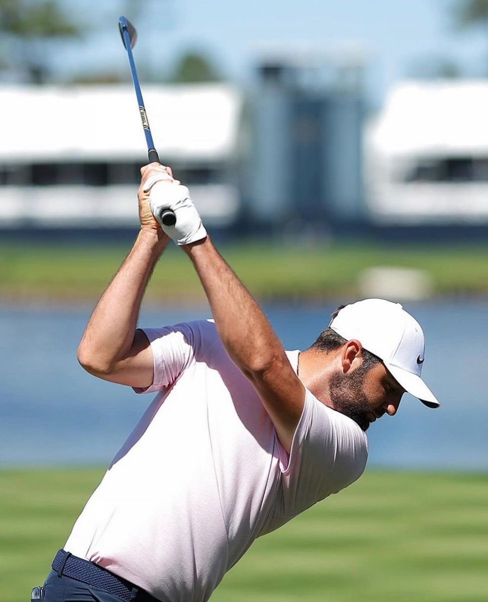 ryanmouquegolf's tweet photo. Are you looking to create a more CONSISTENT swing?

Having a structured top of backswing could help...

If this is something you struggle with, I’ll show you the 8 most common reasons you can’t achieve this position, &amp; what you need to do to fix it

🧵👇 https://t.co/Zb3dlhHTl8