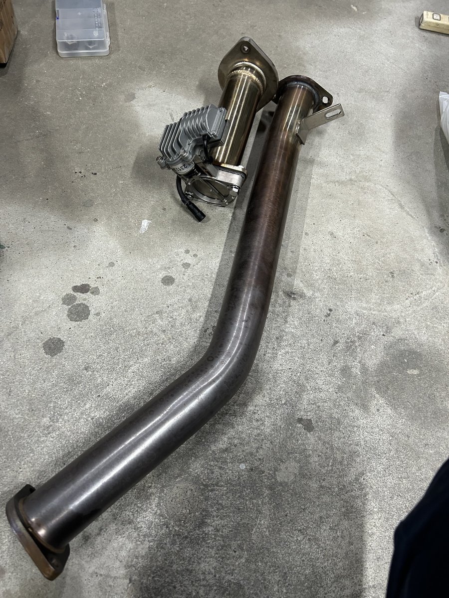 久しぶりにGR86のお客様で可変バルブの依頼があり溶接しました☺️
新品販売もしていますが、今つけている物を送ってもらい加工する事も可能な物がありますので是非よろしくお願いします！

トラスト、ビーフリーのフロントパイプは対応可能です！