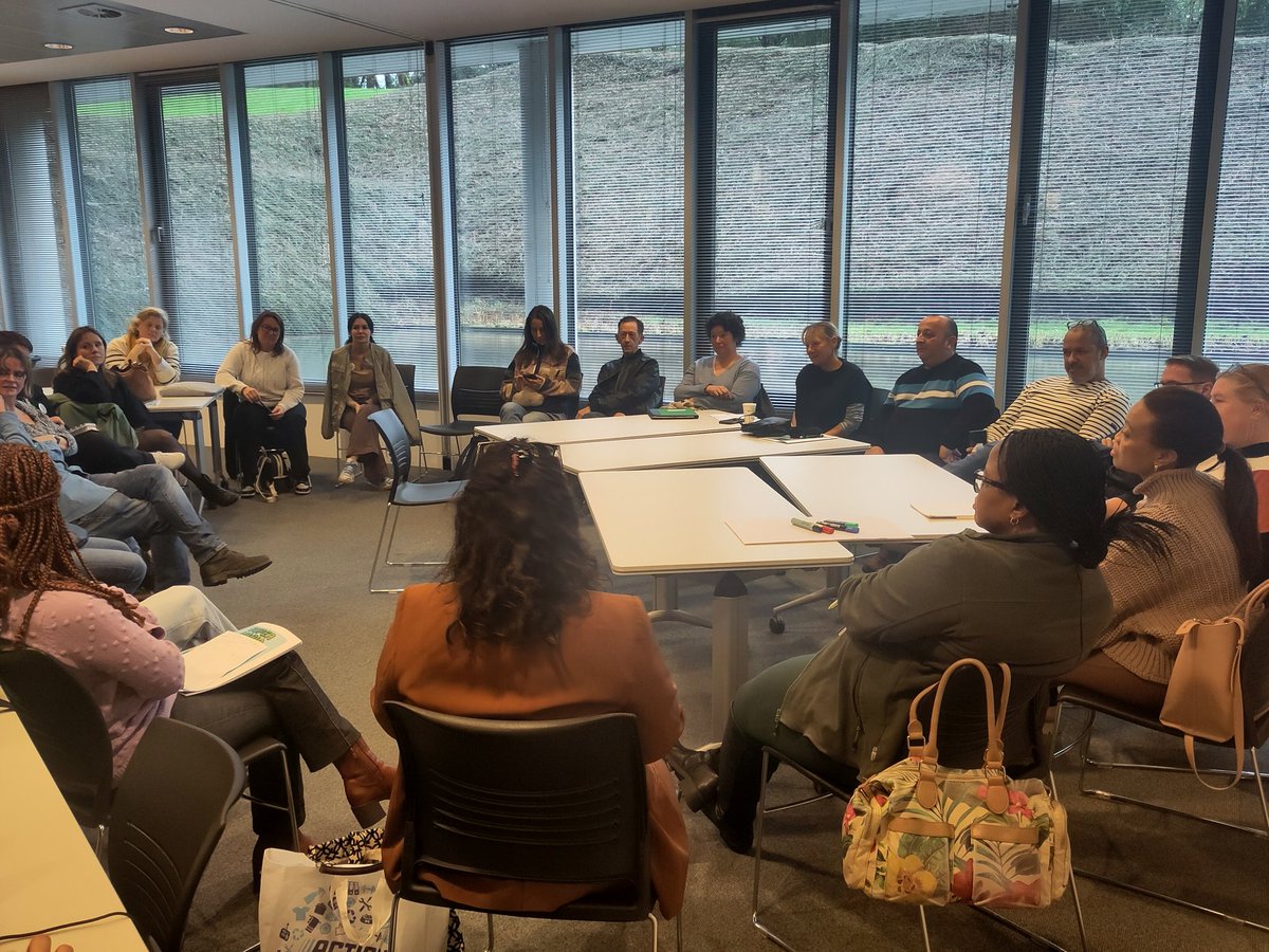 CscFemmes's tweet image. ActionS vers le #8mars
🎶Chants,slogans,pancartes🪧 &amp;amp; 🎬actions en entreprise!
💚Vous ne voyez pas vos collègues au quotidien?
💚Vous voulez organiser1action dans tous les services de votre entreprise?
💚Vous voulez organiser1stand pour le #8mars?
🔜on cogite,imagine,concrétise✊🏽