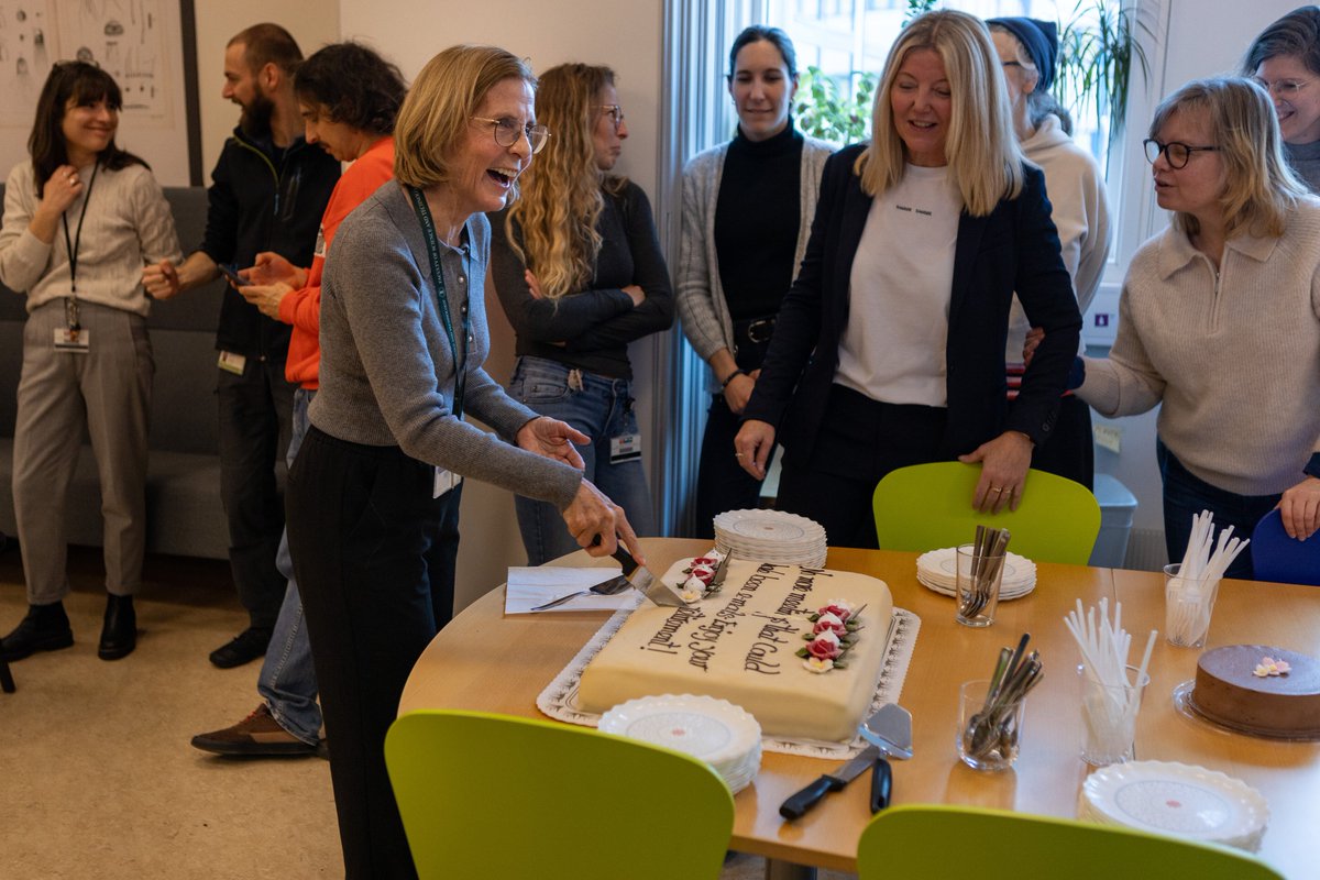 MSarsCentre's tweet image. It was with much emotion that we said goodbye to our Head of Admin, Carol Bruce, who is retiring today! For 22 years, she has supported the Centre's growth and our community with dedication and warmth. Thank you Carol for everything you have done for us, we will miss you! 🌷