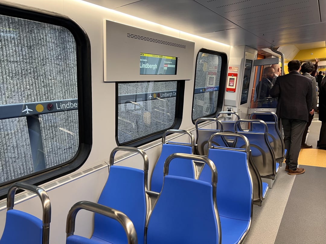 beyonddc's tweet photo. New @MARTAtransit railcars and their open gangways!
📸 tacocar1 via https://t.co/2qOwddGziv https://t.co/jwcilaaBd1