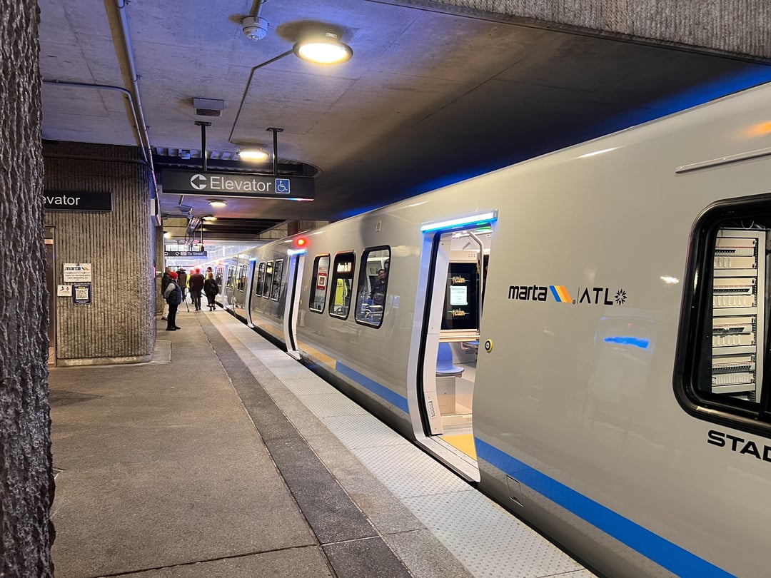 beyonddc's tweet photo. New @MARTAtransit railcars and their open gangways!
📸 tacocar1 via https://t.co/2qOwddGziv https://t.co/jwcilaaBd1