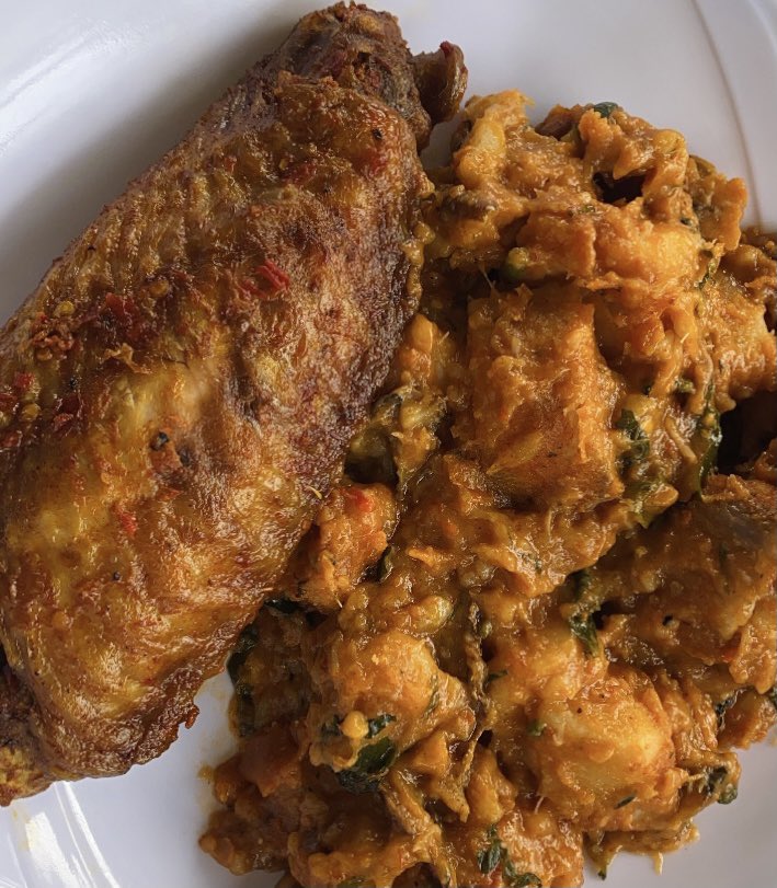 Sosotastie's tweet image. Yam porridge prepared with so much love .
@SO TASTIE we serve GOOD FOOD  ONLY !!!
Your money’s worth.

📍Is available at the restaurant and also you can dm or call 08037754408 for delivery .#yamporridge #sotasty #sotastyrestaurant #sotastyfoods #theraanexxex #sangotedorestaurant