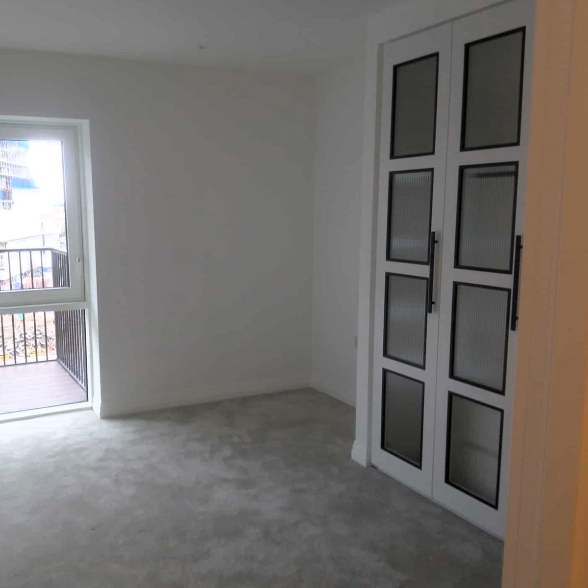 mcloughlin_gh's tweet image. Our team recently finished a white box transformation for a 3-bed show flat in Chelsea. The flat was fully stripped of wallpaper, meticulously made good, and painted in crisp white!

#ProjectCompletion #Chelsea #ShowFlat #PaintingAndDecorating #WhiteBox #McLoughlinDecorating