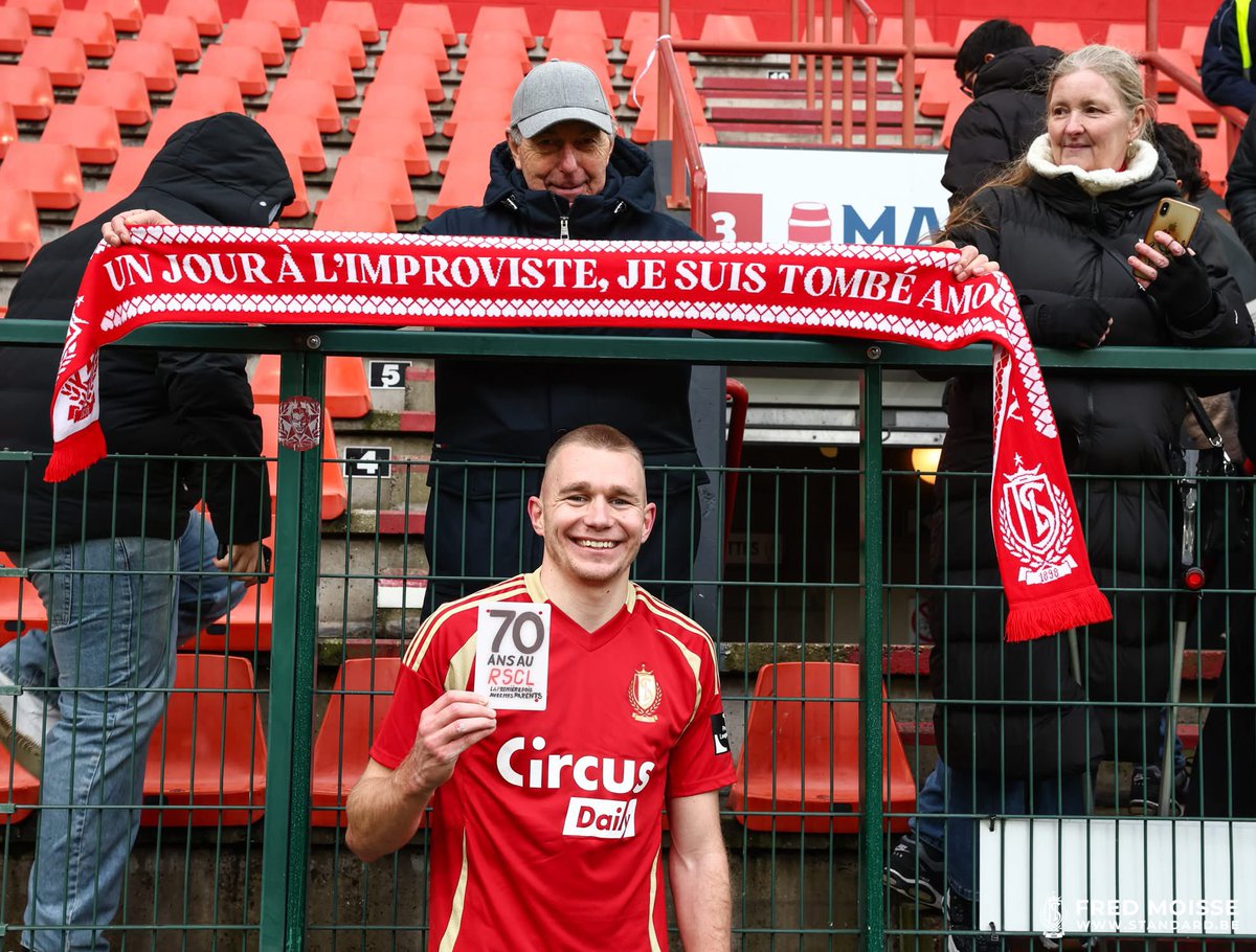 Je trouve cette photo assez représentative de ce que tu peux vivre au Standard. 
C’est un des aspects de ce club assez inexplicable et émotionnellement fort. 
<a href="/Standard_RSCL/">Standard de Liège</a> 
Credit : Fred Moisse
#Rouches