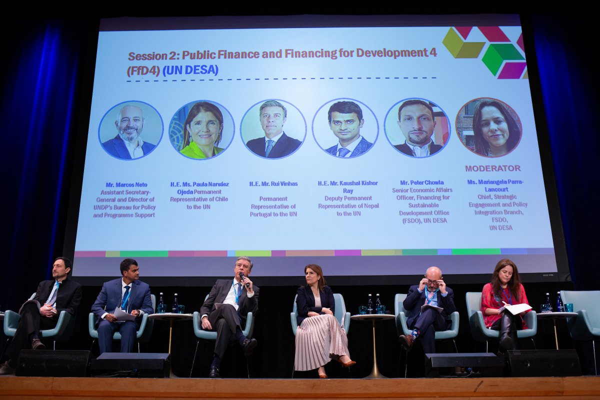 UNDP Sustainable Finance (@undp_sdgfinance) on Twitter photo Day 2 of the 2025 Dialogue on #PublicFinance & #SDGs is live! 🚀
Building on successful Day 1 discussions, we kick off with a panel on integrated public finance.
Moderated by <a href="/anyaSIPA/">Anya Schiffrin</a> with <a href="/Martin_M_Guzman/">Martín Guzmán</a>, <a href="/ElinaPylkkanen/">Elina Pylkkänen</a>, <a href="/CarenGrown/">Caren Grown</a> & <a href="/ArthurGEcon/">Arthur Grimes</a>.
📺bit.ly/3EcqkUz Day 2 of the 2025 Dialogue on #PublicFinance & #SDGs is live! 🚀
Building on successful Day 1 discussions, we kick off with a panel on integrated public finance.
Moderated by <a href="/anyaSIPA/">Anya Schiffrin</a> with <a href="/Martin_M_Guzman/">Martín Guzmán</a>, <a href="/ElinaPylkkanen/">Elina Pylkkänen</a>, <a href="/CarenGrown/">Caren Grown</a> & <a href="/ArthurGEcon/">Arthur Grimes</a>.
📺bit.ly/3EcqkUz