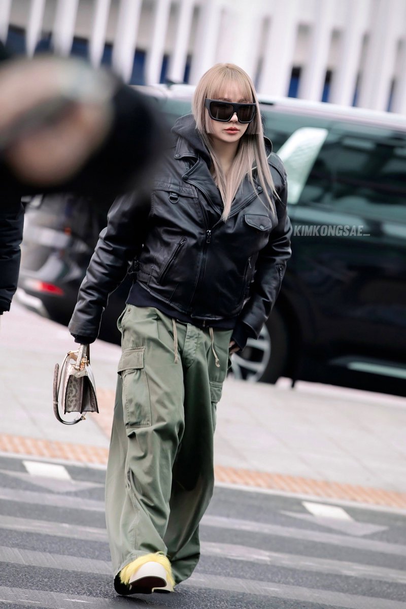 memealuvzCLx's tweet photo. "baddest female asian" that is the status. https://t.co/zMXVVCVeKl