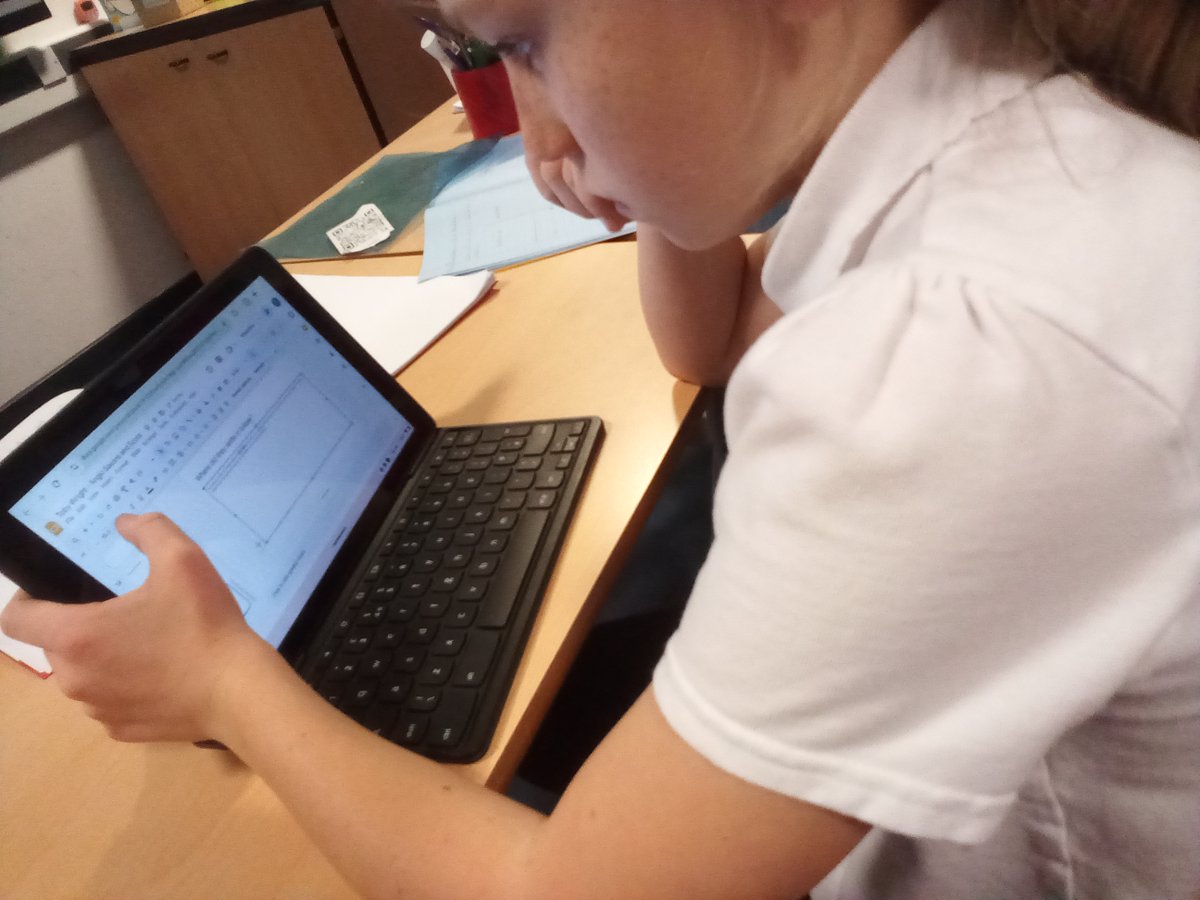 GCP_Y5and6's tweet image. Y5 are busy researching and creating a Google slideshow about the Jutes, Saxons and Angles. #GCPHistory #GCPComputing @PrimaryGreat