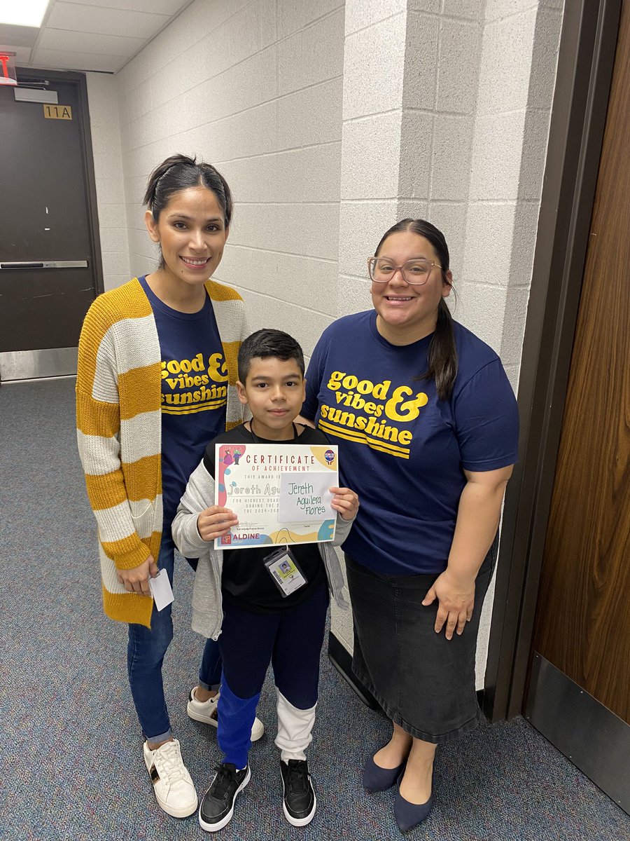 Ms_Hernandez210's tweet photo. We are thrilled to announce our Little Sponges winner who achieved the highest minutes in the district! 🌟 🐸🐻 This incredible achievement showcases their dedication and love for learning @ErmelES_AISD @BenitezPris604 @mslolaperejon https://t.co/RhgHIb42Ai