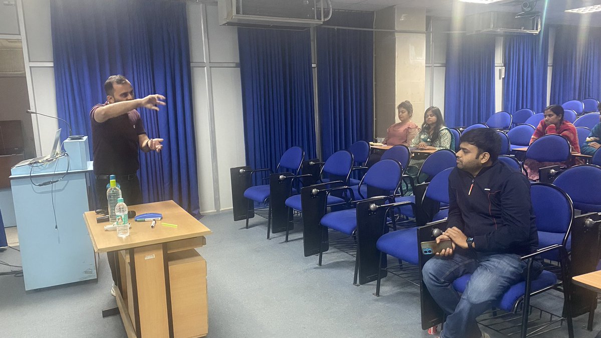 ps_pachfule's tweet image. Delighted to have Dr. Ketan Patel from @CSIRCSMCRI1 at @snbkol for an insightful talk on applications of functional microporous membranes for molecular separation. 

Fascinating work with promising industrial applications! 

@skushwaha2014 

#Membranes 

#SeparationScience