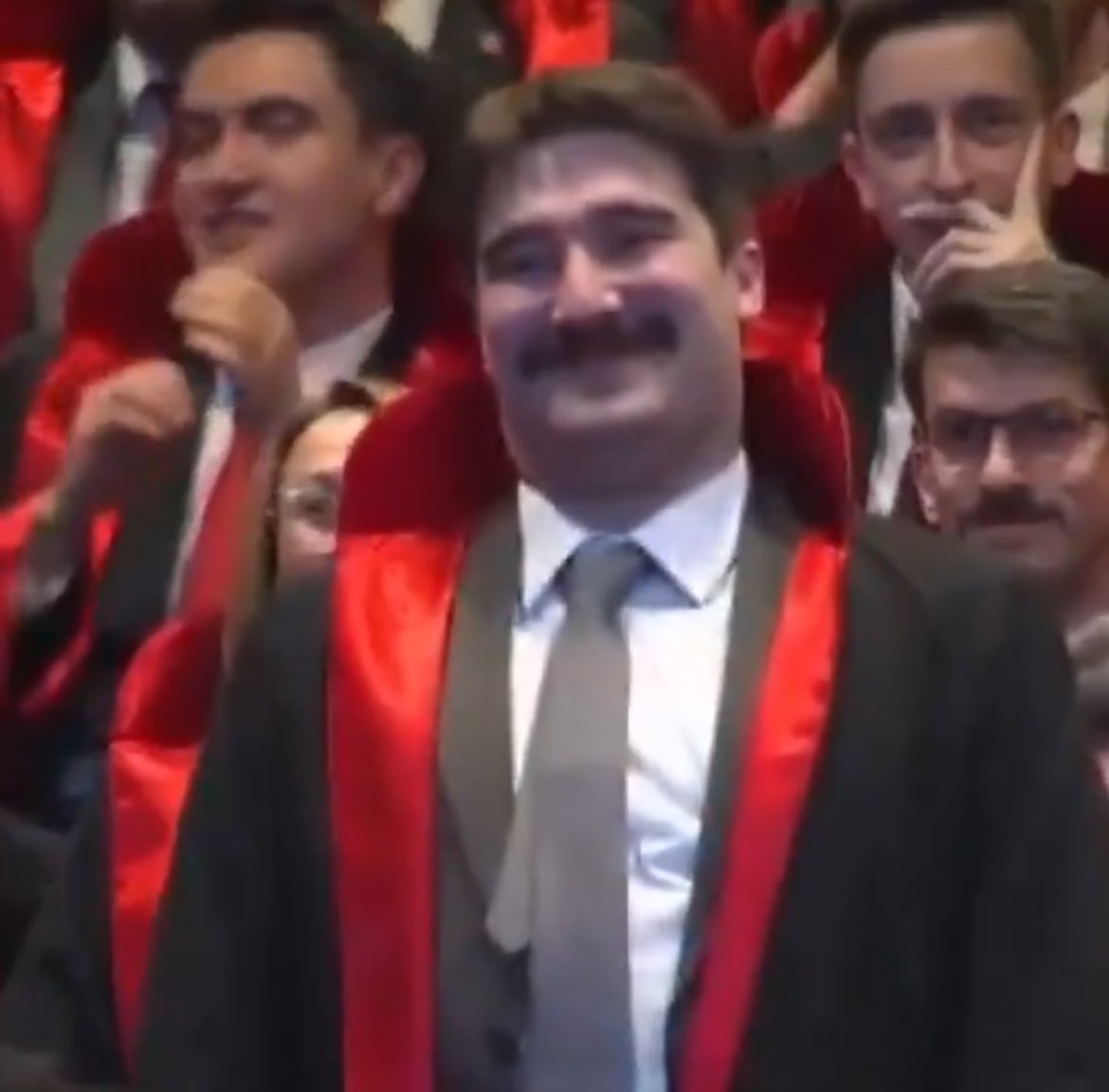 Skaplaaan's tweet photo. Herkes anladı değil mi ARİF DAĞHAN özlem in yeğeni ARİF DAĞH… el salla arif https://t.co/urmCrIMfLv