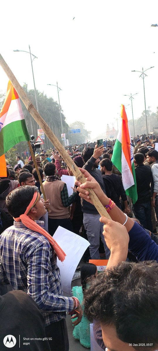 johnwick_parody's tweet image. जो बोलते हैं विरोध करने वाले मुट्ठी भर लोग हैं आंख खोल पटनाकर देख लो कितने की संख्या में है छात्र! 

#BPSCReExamForAll  #BPSC70th  #BPSCStudentsProtest  #BPSC #BPSCReExam #BPSC_70th