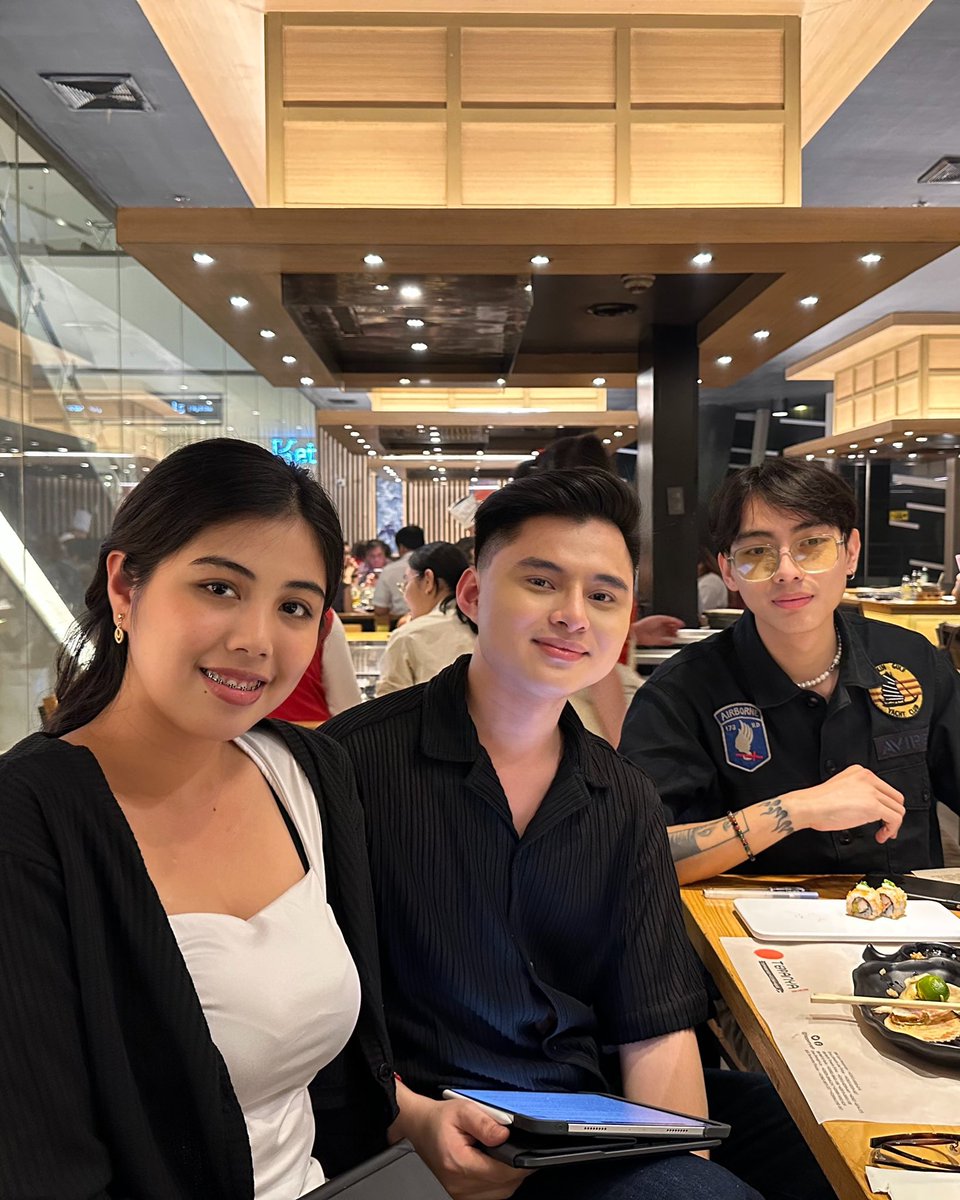 ClevrPH's tweet photo. Teppanya at Shangri-La Plaza is becoming Talent Acquisition Team’s fave dining spot. いただきます! 🍣

#CYOURFUTURE #HIGHFIVE25 https://t.co/LdTw9quUBb