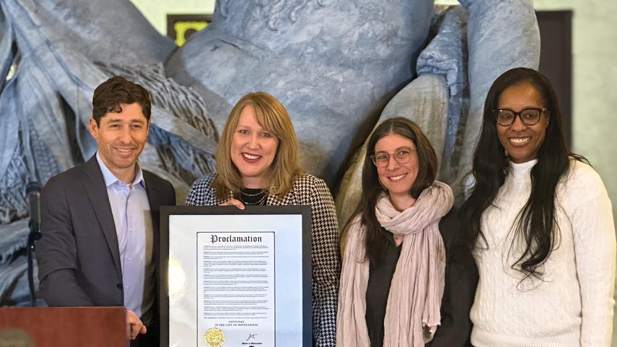 I’m proud to present the City’s Workforce Development Award to two amazing organizations—Avivo and CAPI. The work they do to help people in MPLS begin and grow their careers is unmatched. A big thank you to both groups for their amazing work for our workers and businesses!