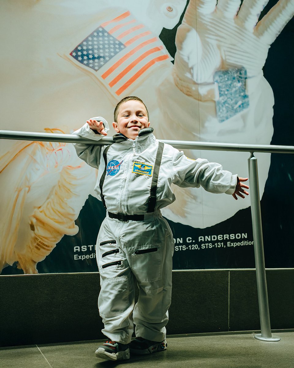 Nuestra campaña Haz que Despeguen permitió que 16 niñas y niños visitaran el Centro Espacial Kennedy de la NASA premiados por su buena asistencia a la educación parvularia. Estamos seguros que esta experiencia marcará sus trayectorias educativas.