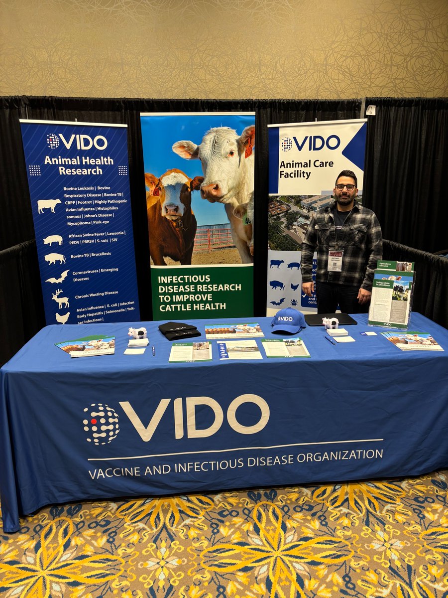 VIDO scientist Dr. Antonio Facciuolo (<a href="/tonyfacciuolo/">Tony 🇨🇦</a>) is at the Saskatchewan Beef Industry Conference today, connecting with SK’s cattle producers to advance herd health. Strengthening partnerships to support a resilient and thriving cattle industry! <a href="/SCFA_office/">SCFA</a> <a href="/SaskCattlemens/">Sask Beef</a>