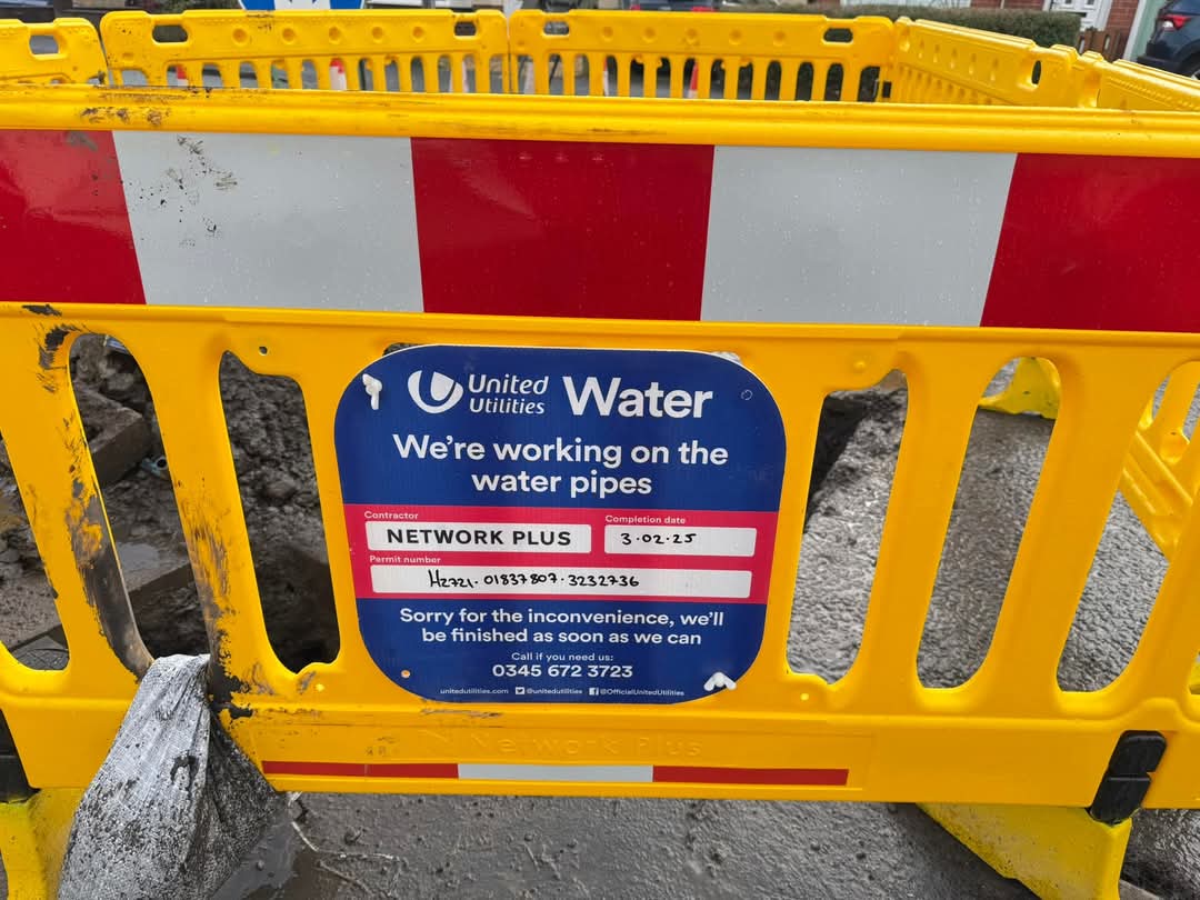 traceylowe's tweet photo. @unitedutilities dug up the road outside my house without notification, put up temp traffic lights causing chaos then disappear for 2 days ... and counting 🤷‍♀️ https://t.co/13hWre8359