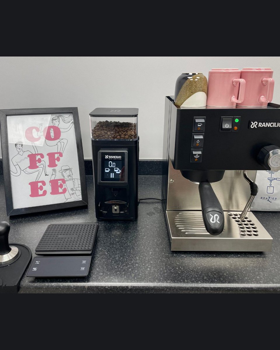 😍 O F F I C E   U P G R A D E 😍

We're pretty smitten with our new coffee set up at White Feather HQ.

We are loving having a #flatwhite in a morning. Shout out to Brazier Coffee Roasters for helping us get this set up and for the delish coffee! ☕✌🏼

#LocallySourced