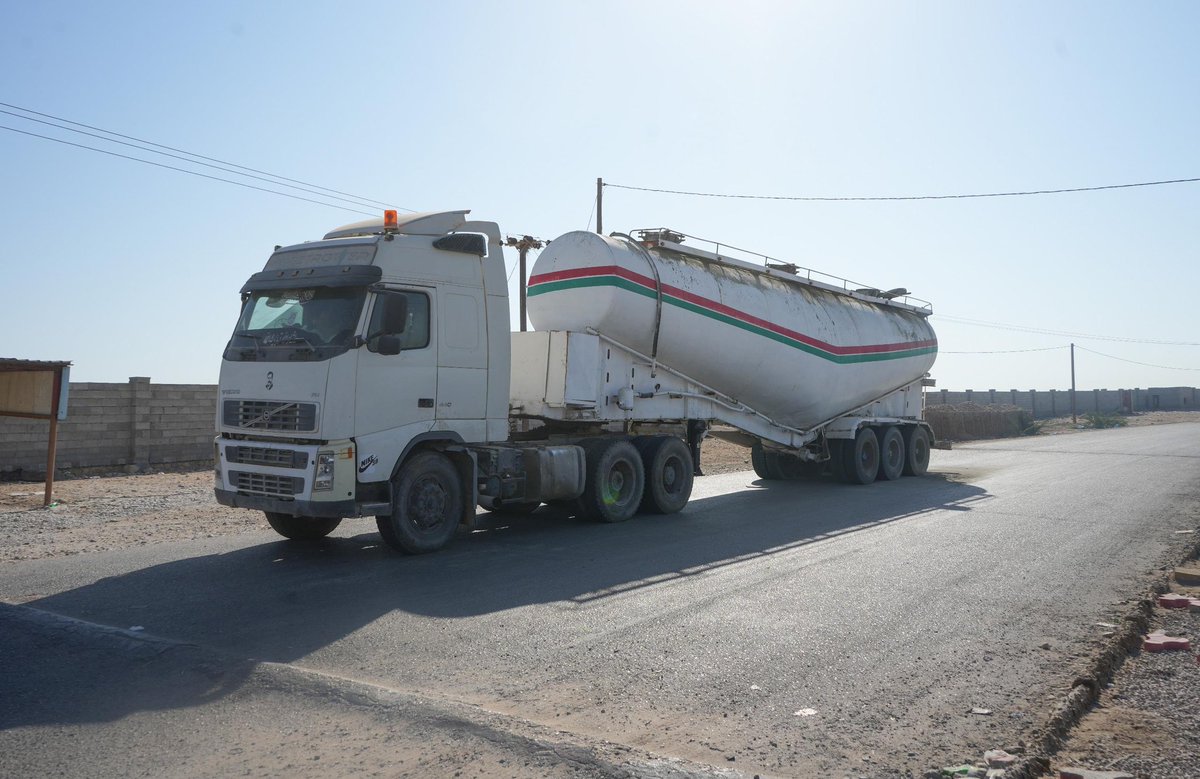 أشاد عضو مجلس القيادة الرئاسي اللواء الركن فرج سالمين البحسني، بيقظة وجاهزية قيادة وأفراد نقطة الصلب التابعة لكتيبة كوارتز بمحور الضبة، والتي أثمرت بكشف وضبط عملية تهريب لمادة الديزل.

وخلال زيارته للنقطة، استمع اللواء الركن البحسني من قائد محور الضبة العقيد ماجد العوبثاني، وقائد