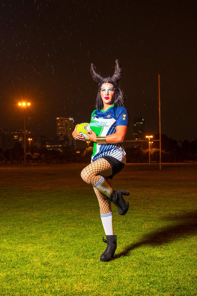 📢 #Wokism: Progress or Drift? Originating in African American culture, "woke" means awakened. Today, it's debated: a real #fight agst #discrimination or a political #fantasy to divide? 🔥 In #Quito, Lindura reminds us: "We’re a touch of color in a society that can seem gray" 🌈