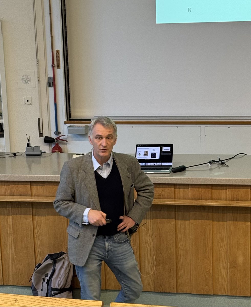HelvChimActa's tweet photo. Prof. Wulf Wulfhekel @KITKarlsruhe closes the #Marcels60Symposium #MM60 with his talk ‚You can’t stand on one leg! Three are better‘ @UniBasel_en https://t.co/0gA6MhSQVA