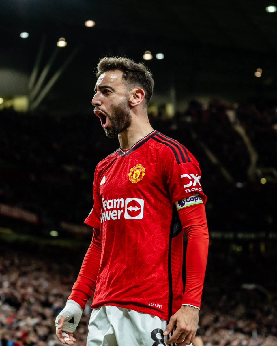 ManUtd's tweet photo. 5️⃣ years of @B_Fernandes8 ❤️

Here's to many more 🙌

#MUFC https://t.co/DsY9kAGwv6