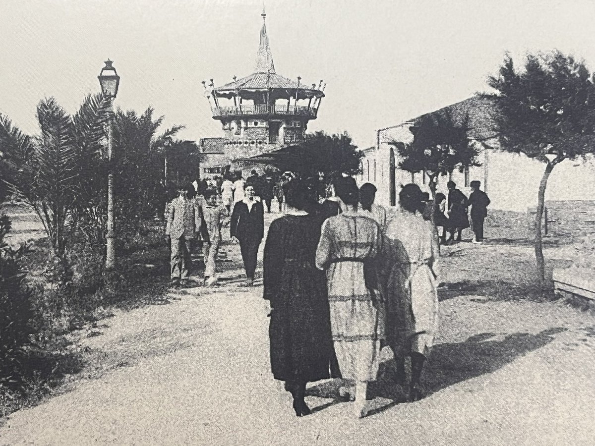 Passeig de Ribes Roges. 1925. 

🗄️📸 Arxiu particular, Fons fotogràfic de Biblioteca-Museu V. Balaguer

#arxiu #vilanovailageltru #garraf #platja #passeig