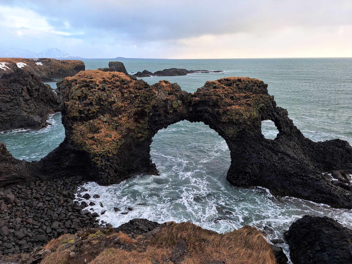 IcelandBus's tweet image. Impressive sea cliffs at Arnarstapi and Lóndrangar on the Snæfellsnes Peninsula 🌅🌄

📸 by our amazing guide Alain Corbeau

#Iceland #arnarstapi #londrangar #Snæfellsnes