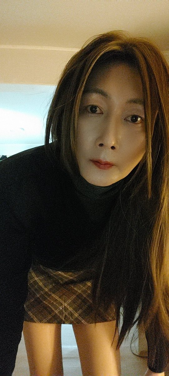 중년이 훌쩍 지나고 어렸을 적 생각하지도 않은 나이가 되어버린 나.

나름 자신 있는 부분에선 정성스레 다듬고 영글었다고 생각했지만 혼자만의 착각이었나.

힘들었지만 많은 일들이 있었던 어제와 오늘

김미영이에겐 너무나 값진 날이었어.

사랑해♥ 내 소중한 인연들아