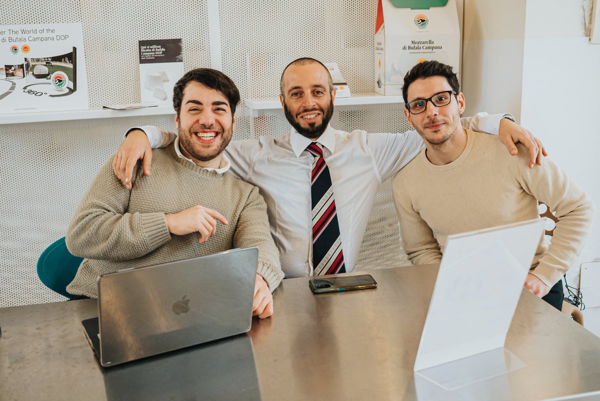 UniMercatorum's tweet photo. Penultimo appuntamento del #ContaminationLab su Public Speaking con @012factory e @mozzarella_dop. Gli esperti hanno guidato i partecipanti in esercizi pratici per costruire un pitch efficace e migliorare la comunicazione d’impresa. 
Pronti per la tappa finale del 14 marzo! https://t.co/lNcY5Y8TsI