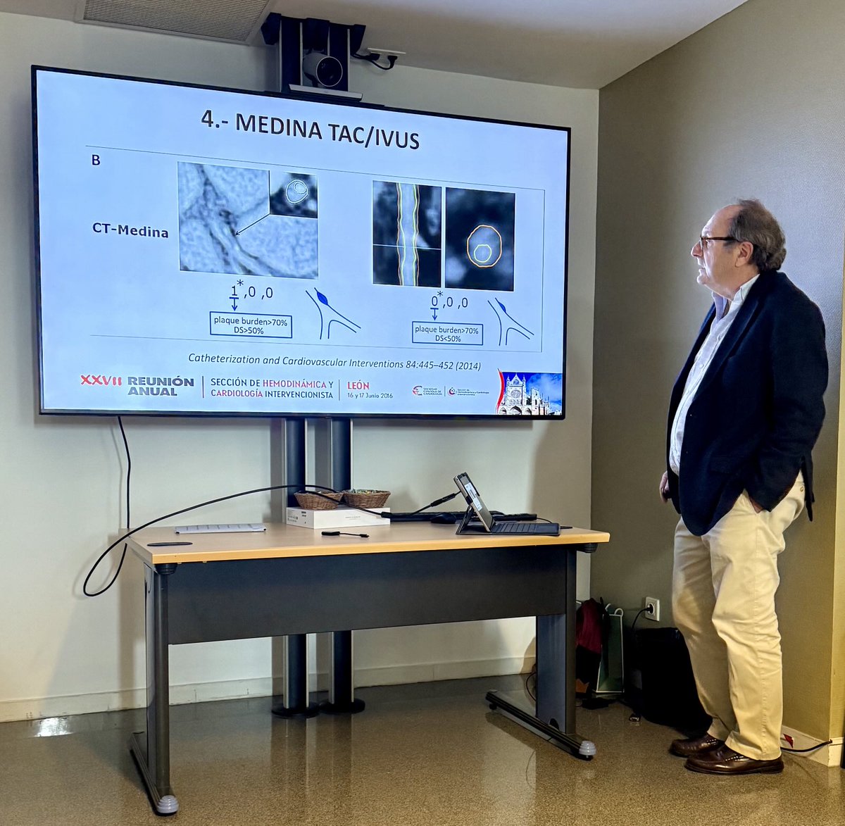 ArmandoPérez dePrado (@foroic) on Twitter photo Volvemos a tener a un buen amigo <a href="/MPAOSS/">Manuel Pan</a> enseñando lo que sabe en <a href="/LeonCardio/">CardioLEÓN</a>! #BHOC Bifurcation Hands On Course dirigido por <a href="/CardioflashC/">Cardioflash College</a> <a href="/TdBenito/">Tomas Benito</a> y auspiciado por <a href="/fundacionepic/">Fundación EPIC</a> y <a href="/MInDSiTE_SLP/">MInDSiTE</a> Volvemos a tener a un buen amigo <a href="/MPAOSS/">Manuel Pan</a> enseñando lo que sabe en <a href="/LeonCardio/">CardioLEÓN</a>! #BHOC Bifurcation Hands On Course dirigido por <a href="/CardioflashC/">Cardioflash College</a> <a href="/TdBenito/">Tomas Benito</a> y auspiciado por <a href="/fundacionepic/">Fundación EPIC</a> y <a href="/MInDSiTE_SLP/">MInDSiTE</a>