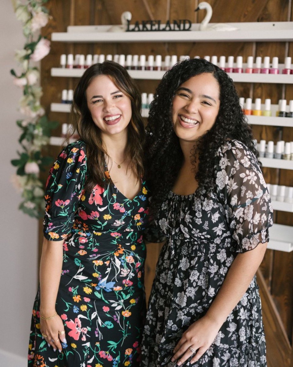 LakesideVLG's tweet photo. Get Valentine’s Day ready at Paint Nail Bar! 💅💕 Whether you’re planning a romantic date or a fun Galentine’s outing, nothing says “love” like perfectly polished nails. Choose from chic reds, soft pinks, or festive designs to complete your look. Treat yourself—you deserve it! https://t.co/Td4dSECfuy