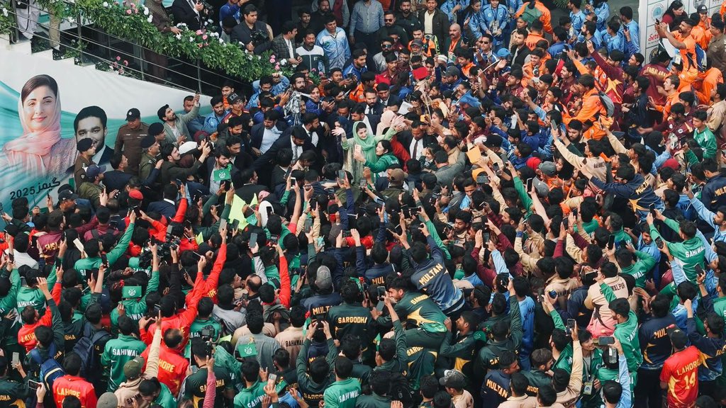 RashidNasrulah's tweet photo. بلاشبہ مریم نواز شریف نوجوانوں کی مقبول ترین لیڈر بن چکی ہیں https://t.co/T7fd6bplcY