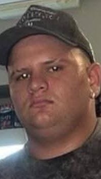 #ATENCIÓN. Samuel Riaño Mendoza, menor de edad que mató una mascota y luego arrrolló con su vehículo a la dueña del animal cuando ésta le reclamó, se debate entre la vida y la muerte en una clínica de la ciudad de Montería, tras caer de un balcón del edificio en el que reside.